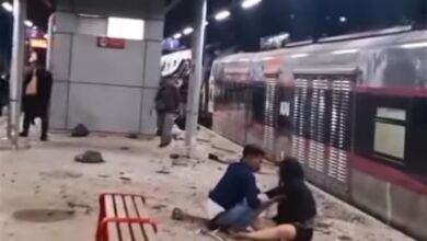 14 Penumpang Tewas dalam Tabrakan KRL  vs KA Argo Bromo