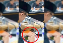 Viral! Anggota DPRD Jember Main Game & Merokok Saat Rapat Kesehatan