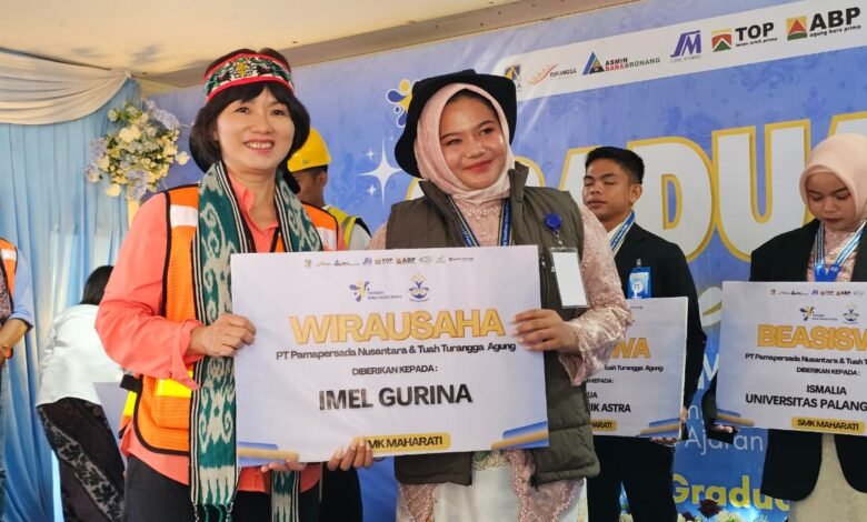 SMK Maharati Luluskan 79 Siswa, PAMA Perkuat Pendidikan di Kapuas