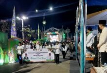 Begini Keseruan Pawai Tanglong Bertakbir di Barito Utara Begini Keseruan Pawai Tanglong Bertakbir di Barito Utara