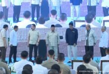 Jaksa Agung Pamerkan Tumpukan Uang Rp10,2 T Hasil Satgas PKH Jaksa Agung Pamerkan Tumpukan Uang Rp10,2 T Hasil Satgas PKH
