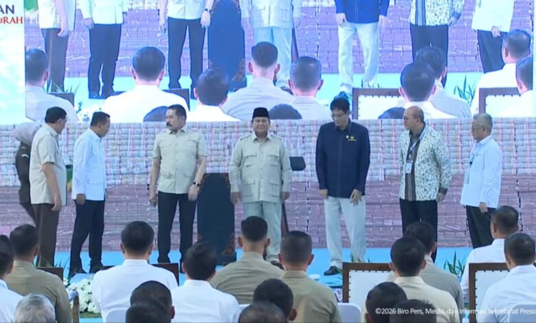Jaksa Agung Pamerkan Tumpukan Uang Rp10,2 T Hasil Satgas PKH