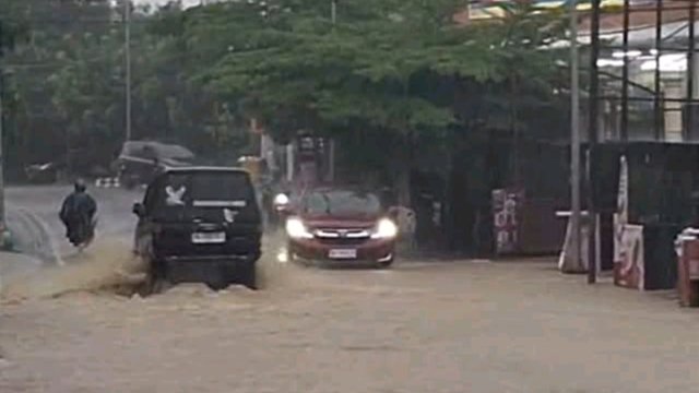 Curah Hujan Tinggi, Sejumlah Titik Jalan di Muara Teweh Tergenang Air