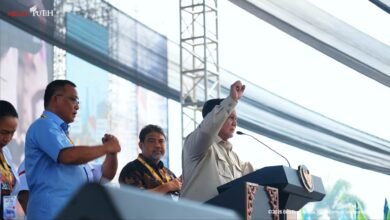 Presiden Prabowo Tekan Potongan Ojol di Bawah 10%, “Lo yang Keringat, Dia yang Dapat Duit!”