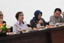 DPRD Barito Utara Pelajari Pembuatan Blok Penggandaan Mata Tempel DPRD Barito Utara Pelajari Pembuatan Blok Penggandaan Mata Tempel