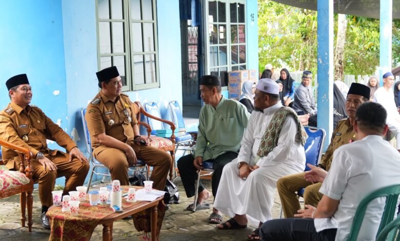 Bupati Shalahuddin Melayat ke Rumah Duka Istri Mantan Pj Bupati Murung Raya