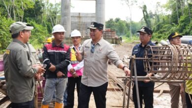 Bupati Shalahuddin Cek Jembatan hingga Layanan Puskesmas di Montallat