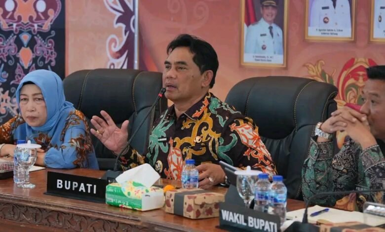 Shalahuddin Targetkan Pelebaran Jalan Muara Teweh Selesai Akhir Tahun