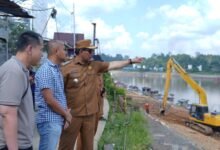 Turun ke Lapangan, Bupati Shalahuddin Minta Dinas Teknis Awasi Ketat Kualitas Proyek Infrastruktur Turun ke Lapangan, Bupati Shalahuddin Minta Dinas Teknis Awasi Ketat Kualitas Proyek Infrastruktur