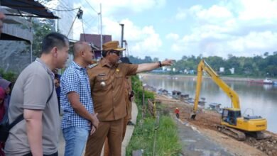 Turun ke Lapangan, Bupati Shalahuddin Minta Dinas Teknis Awasi Ketat Kualitas Proyek Infrastruktur Turun ke Lapangan, Bupati Shalahuddin Minta Dinas Teknis Awasi Ketat Kualitas Proyek Infrastruktur