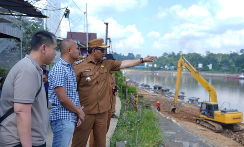 Turun ke Lapangan, Bupati Shalahuddin Minta Dinas Teknis Awasi Ketat Kualitas Proyek Infrastruktur Turun ke Lapangan, Bupati Shalahuddin Minta Dinas Teknis Awasi Ketat Kualitas Proyek Infrastruktur