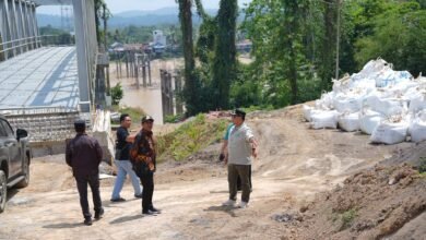 Bupati Shalahuddin Tinjau Proyek Jembatan Lemo dan PDAM Desa Jingah