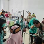 Wabup Felix Jenguk Bayi Terindikasi Stunting di RSUD Muara Teweh