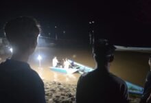 Lompat dari Lanting, Bocah 10 Tahun Diduga Tenggelam di Sungai Barito Lahei Lompat dari Lanting, Bocah 10 Tahun Diduga Tenggelam di Sungai Barito Lahei
