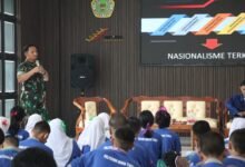 Dandim 1013/Mtw Tanamkan Jiwa Nasionalisme ke Mahasiswa Baru Dandim 1013/Mtw Tanamkan Jiwa Nasionalisme ke Mahasiswa Baru