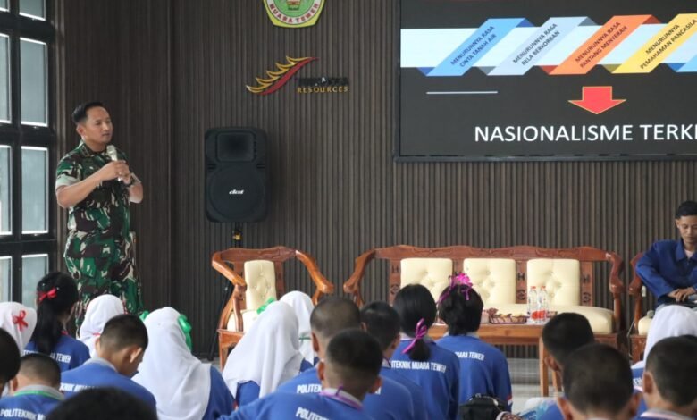 Dandim 1013/Mtw Tanamkan Jiwa Nasionalisme ke Mahasiswa Baru Dandim 1013/Mtw Tanamkan Jiwa Nasionalisme ke Mahasiswa Baru