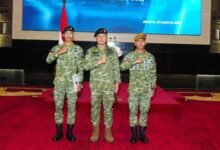 Dua Prajurit TNI yang Turunkan Bendera Bulan Bintang Dapat Kenaikan Pangkat Dua Prajurit TNI yang Turunkan Bendera Bulan Bintang Dapat Kenaikan Pangkat