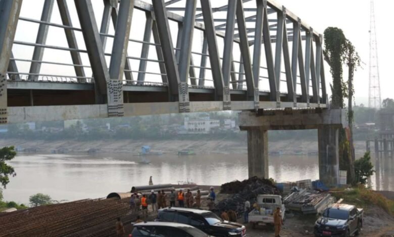 Shalahuddin: Pastikan Jalan dan Jembatan Rampung Tepat Waktu