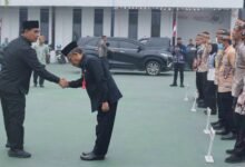 Pesan Bupati Barito Utara Saat Apel Disdik: “Cintai Pekerjaan dan Berikan yang Terbaik!”
