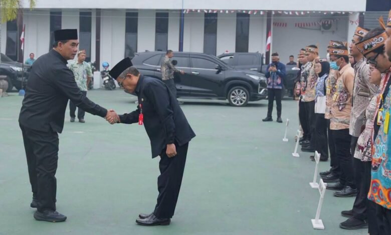 Pesan Bupati Barito Utara Saat Apel Disdik: “Cintai Pekerjaan dan Berikan yang Terbaik!”