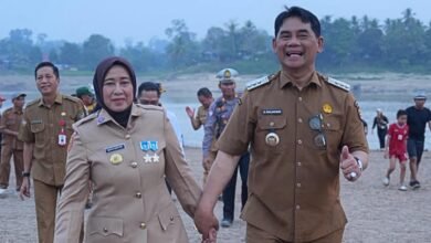Tinjau Gosong Sungai Barito, Bupati Shalahuddin Kenang Masa Kecil 40 Tahun Lalu Tinjau Gosong Sungai Barito, Bupati Shalahuddin Kenang Masa Kecil 40 Tahun Lalu