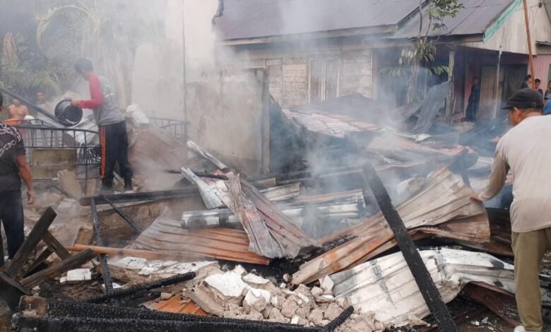 Kebakaran Gudang BBM di Montallat, Korban Dilarikan ke RSUD Muara Teweh Kebakaran Gudang BBM di Montallat, Korban Dilarikan ke RSUD Muara Teweh