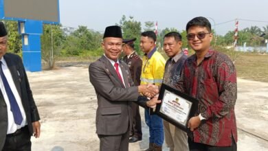 PT SMM Raih Penghargaan atas Kontribusi Pembangunan di Teweh Selatan PT SMM Raih Penghargaan atas Kontribusi Pembangunan di Teweh Selatan