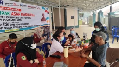 Bantu Warga Terdampak Kabut Asap, PT SMM Bagikan Masker dan Pengobatan Gratis