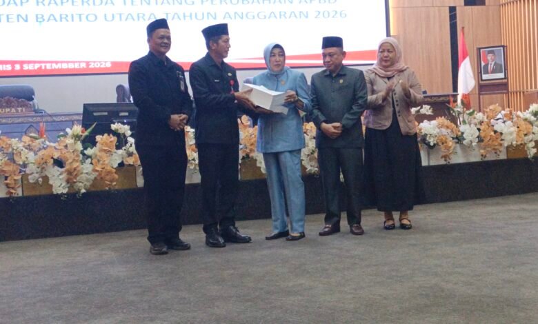 Pemkab Barito Utara Serahkan Raperda Perubahan APBD 2026 ke DPRD