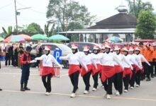 Sekretariat DPRD Barito Utara Antusias Partisipasi dalam Lomba Gerak Jalan Sekretariat DPRD Barito Utara Antusias Partisipasi dalam Lomba Gerak Jalan