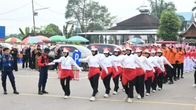 Sekretariat DPRD Barito Utara Antusias Partisipasi dalam Lomba Gerak Jalan Sekretariat DPRD Barito Utara Antusias Partisipasi dalam Lomba Gerak Jalan