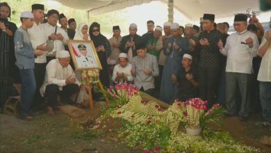Prosesi Pemakaman Mantan Bupati Barito Utara H. Nadalsyah