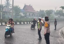 Kapolres Gunung Mas Tekankan Disiplin dan Keselamatan dalam Pengaturan Lalu Lintas Kapolres Gunung Mas Tekankan Disiplin dan Keselamatan dalam Pengaturan Lalu Lintas